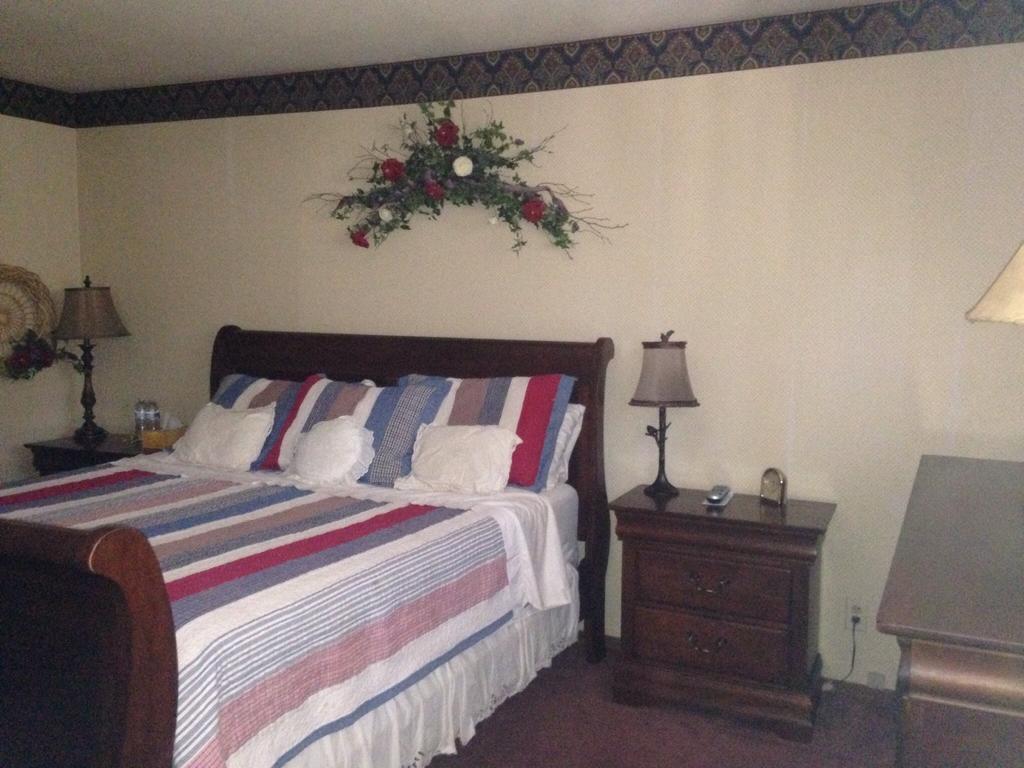 بيغ بير لاكي، سان بيرناردينو، كاليفورنيا Switzerland Haus Bed And Breakfast Inn الغرفة الصورة