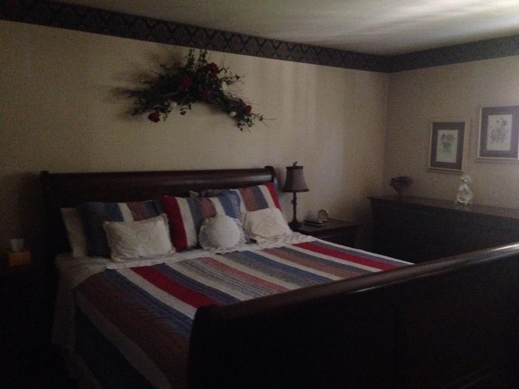 بيغ بير لاكي، سان بيرناردينو، كاليفورنيا Switzerland Haus Bed And Breakfast Inn الغرفة الصورة