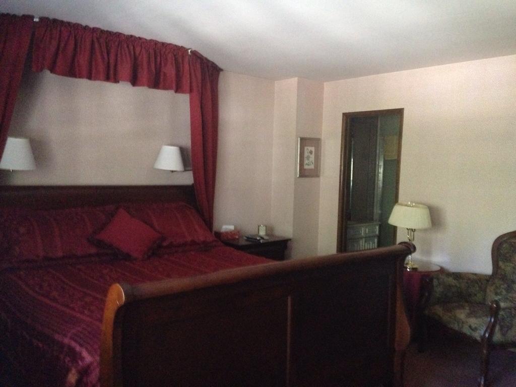 بيغ بير لاكي، سان بيرناردينو، كاليفورنيا Switzerland Haus Bed And Breakfast Inn الغرفة الصورة